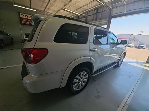 Used 2016 Toyota Sequoia Platinum AWD/4WD image 4