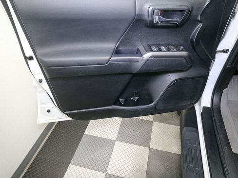 Used 2023 Toyota Tacoma TRD Sport AWD/4WD image 37