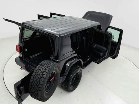 Used 2021 Jeep Wrangler Unlimited Sahara AWD/4WD image 23