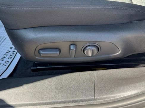 Used 2025 Chevrolet Malibu LT FWD image 9