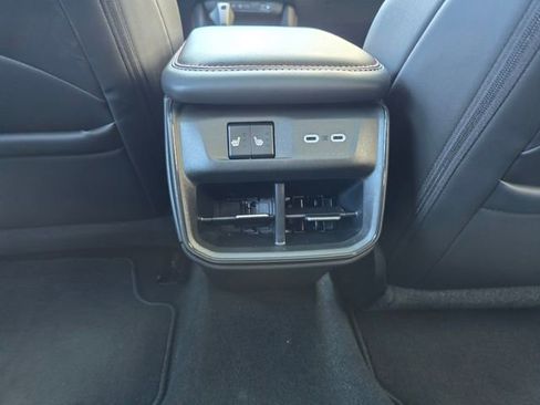 Used 2024 Dodge Charger Daytona R/T w/ Plus Group AWD/4WD image 34