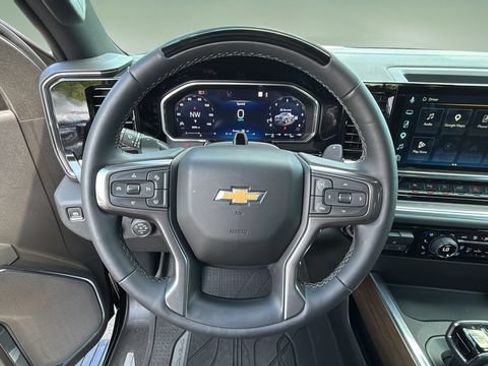 Used 2026 Chevrolet Silverado 1500 High Country AWD/4WD image 12