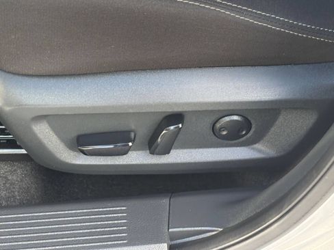 Used 2025 Nissan Rogue SV FWD image 22