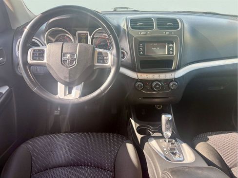 Used 2019 Dodge Journey SE w/ Connectivity Group FWD image 12