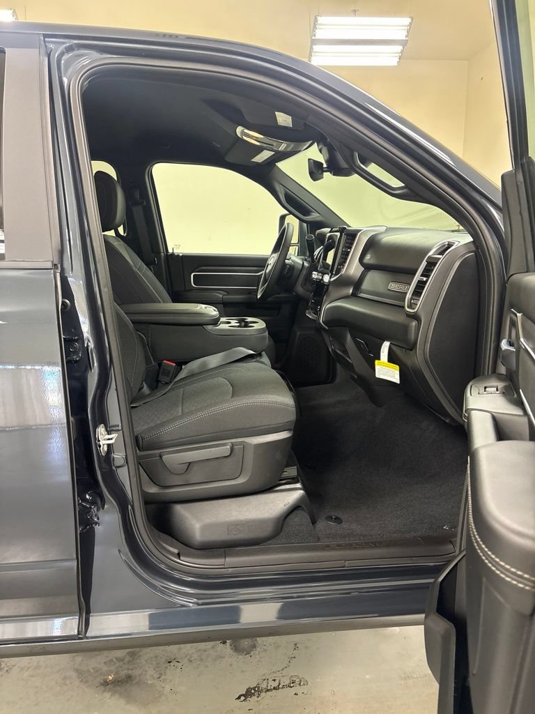 New 2026 RAM 2500 Big Horn AWD/4WD image 24