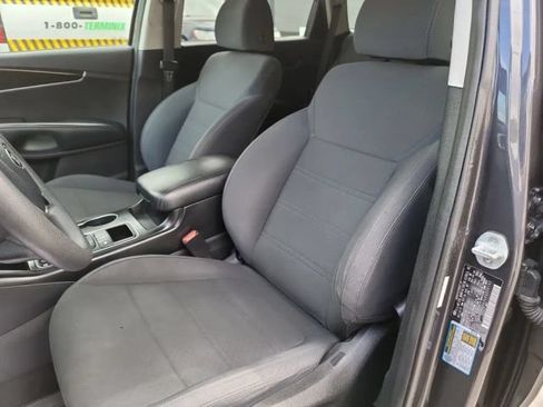 Used 2019 Kia Sorento AWD V6 image 11