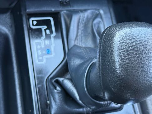 Used 2018 Toyota Tacoma SR AWD/4WD image 35