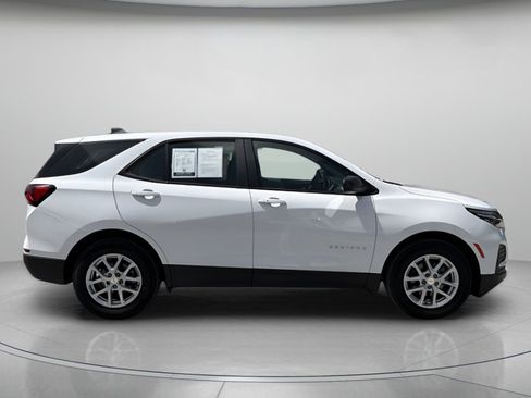 Used 2024 Chevrolet Equinox LS FWD image 2