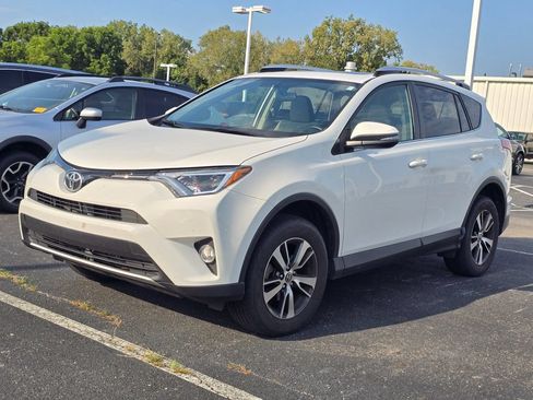 Used 2016 Toyota RAV4 XLE AWD/4WD image 4