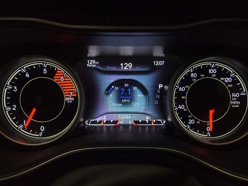 Used 2019 Jeep Cherokee Overland w/ Technology Group image 23