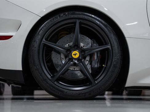 Used 2016 Ferrari California T RWD image 15