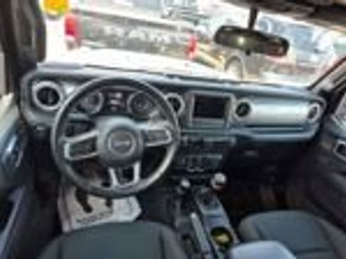 Used 2019 Jeep Wrangler Unlimited Sahara AWD/4WD image 12