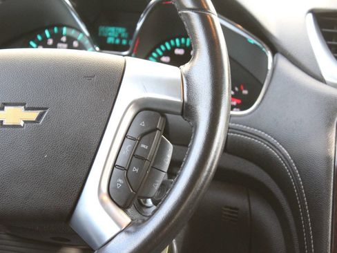 Used 2015 Chevrolet Traverse LT image 25