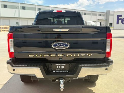 Used 2019 Ford F250 XLT w/ XLT Premium Package image 11