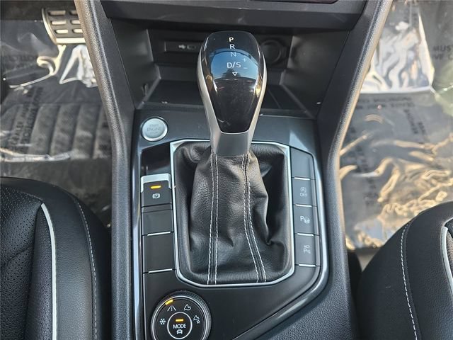 Used 2023 Volkswagen Tiguan SEL R-Line AWD/4WD image 21