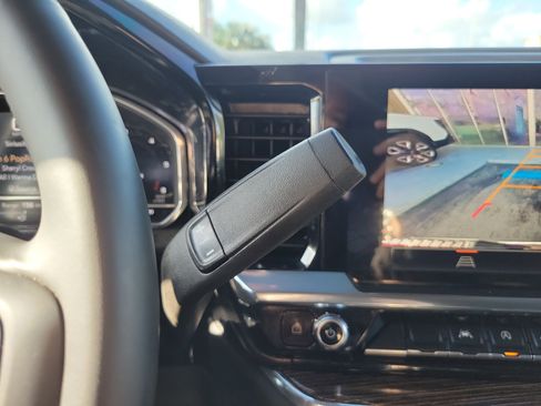 Used 2024 GMC Sierra 1500 Elevation image 19