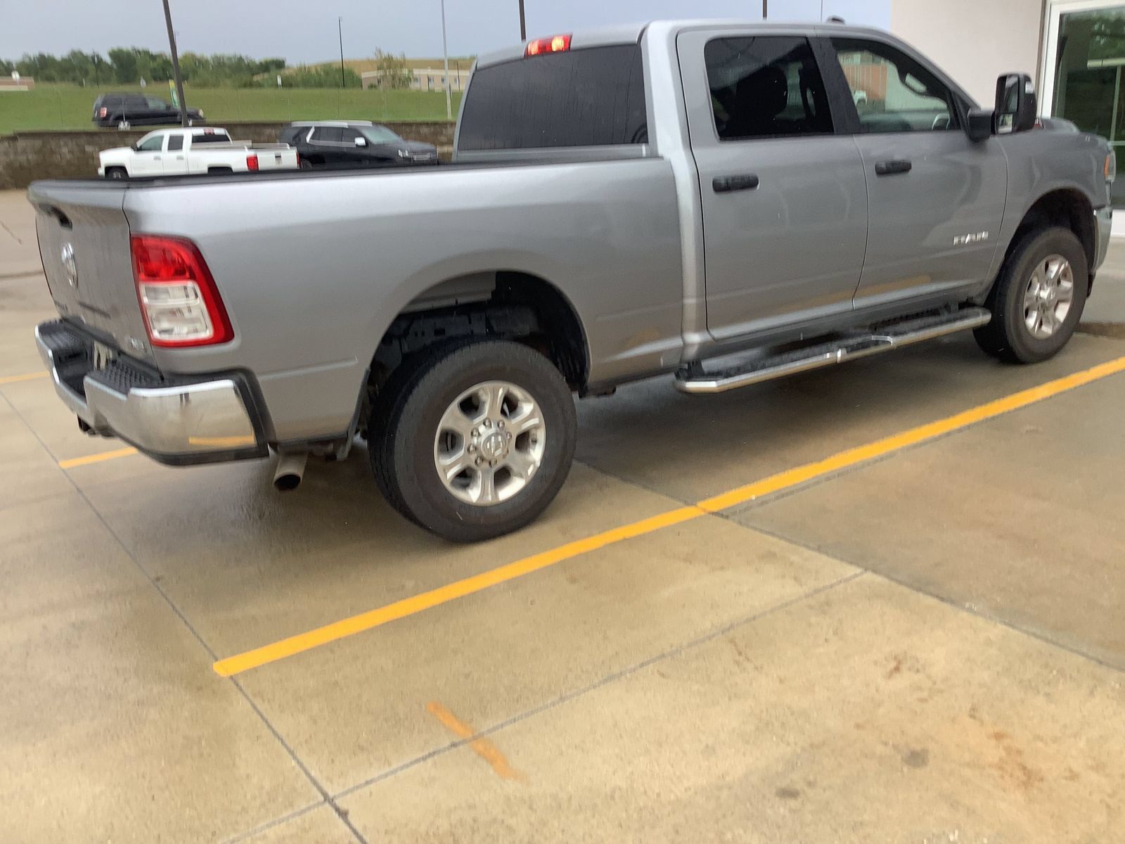 Used 2024 RAM 2500 Big Horn AWD/4WD image 1