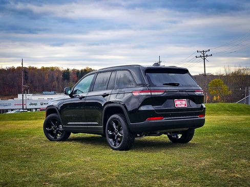 New 2025 Jeep Grand Cherokee Limited image 6