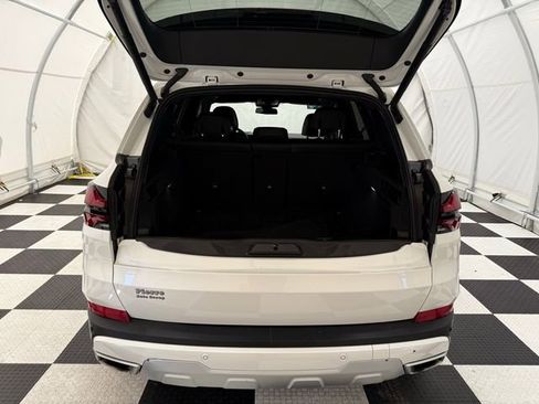 Used 2024 BMW X5 xDrive40i w/ Premium Package image 4