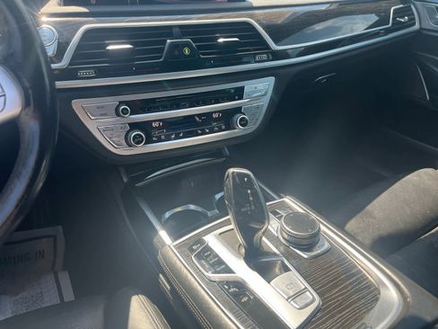Used 2019 BMW 750i xDrive w/ M Sport Package AWD/4WD image 23