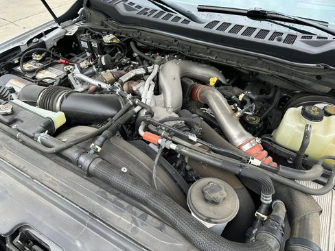 Used 2023 Ford F250 Lariat w/ Lariat Ultimate Package AWD/4WD image 13