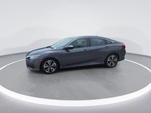 Used 2017 Honda Civic EX-T image 4