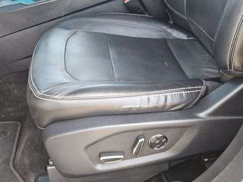 Used 2016 Ford Explorer Limited w/ Equipment Group 301A FWD image 19