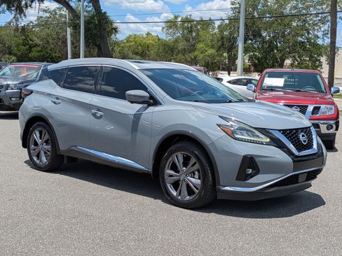 Used 2021 Nissan Murano Platinum w/ Cargo Package FWD image 2