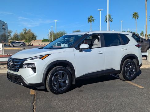 Certified 2024 Nissan Rogue SV image 2