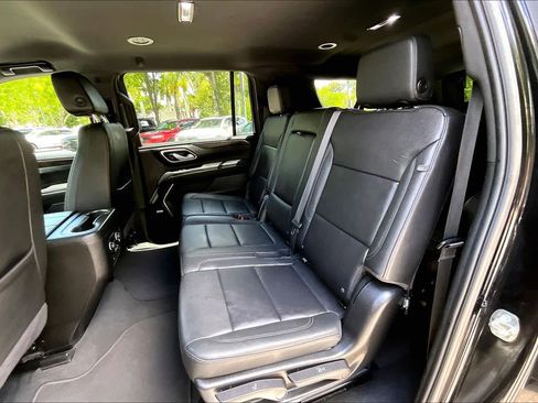 Used 2024 Chevrolet Suburban LT AWD/4WD image 21