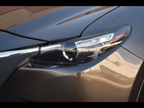 Used 2018 MAZDA CX-9 Touring image 48