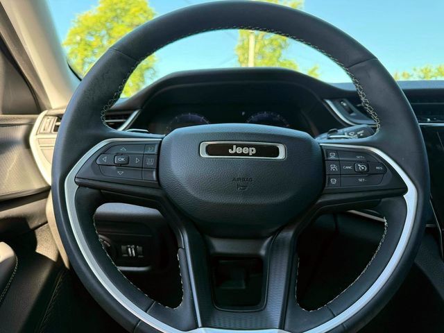 Used 2023 Jeep Grand Cherokee L Laredo w/ Luxury Tech Group I AWD/4WD image 22