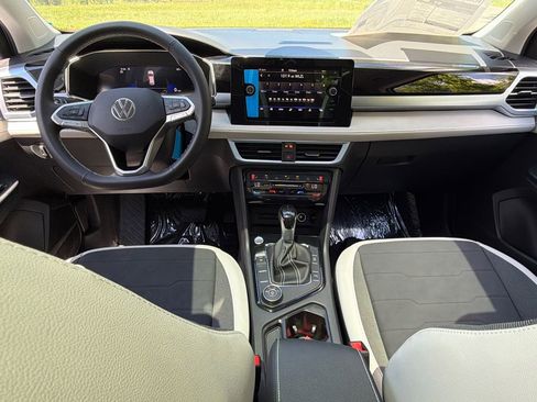 New 2026 Volkswagen Taos SE AWD/4WD image 19