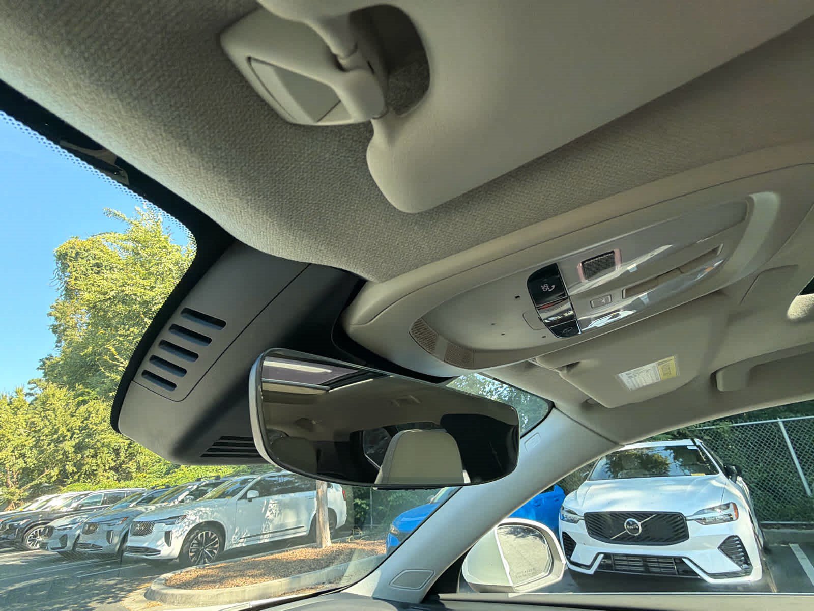 Used 2023 Volvo XC40 B5 Plus w/ Protection Package Premier AWD/4WD image 34