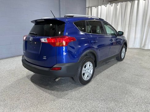 Used 2015 Toyota RAV4 LE w/ Four Season Floor Mat Package AWD/4WD image 3