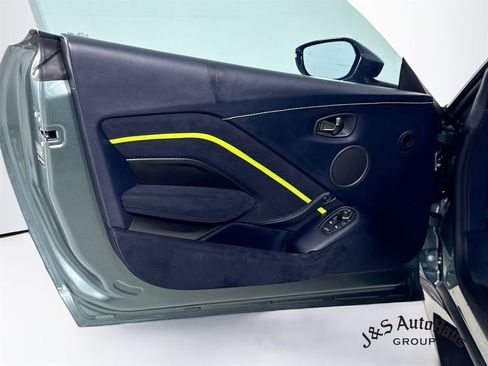 Used 2020 Aston Martin V8 Vantage AMR RWD image 23