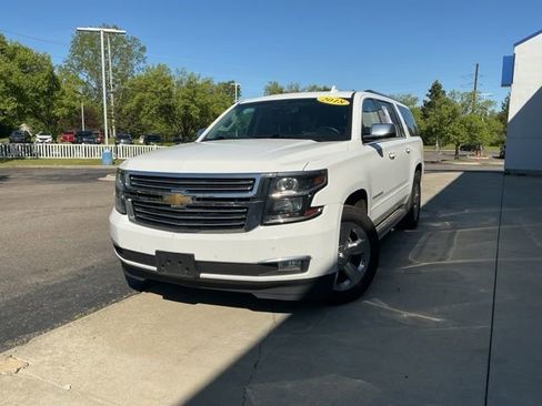 Used 2018 Chevrolet Suburban Premier AWD/4WD image 7