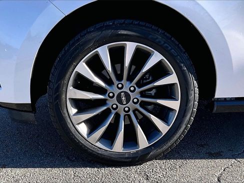 Used 2019 Lincoln Navigator Select image 8