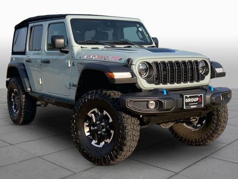Used 2024 Jeep Wrangler Unlimited Rubicon 4xe w/ Convenience Group AWD/4WD image 3