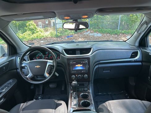 Used 2015 Chevrolet Traverse LT AWD/4WD image 28
