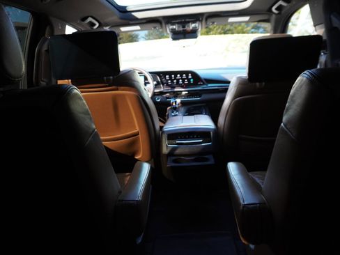 Used 2021 Cadillac Escalade ESV Sport w/ Driver Assist Tech Package image 32