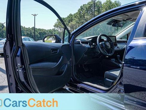 Used 2025 Toyota Corolla LE FWD image 18