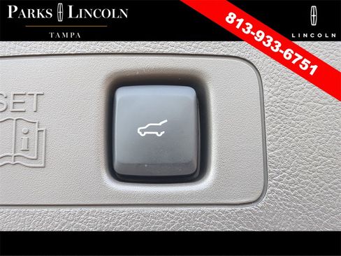 Certified 2022 Lincoln Corsair FWD w/ Equipment Group 101A image 9