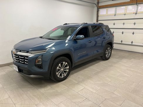 Used 2025 Chevrolet Equinox LT w/ Convenience Package II image 10