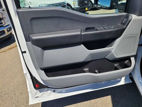 New 2026 Ford F350 XL w/ XL Chrome Package RWD image 8