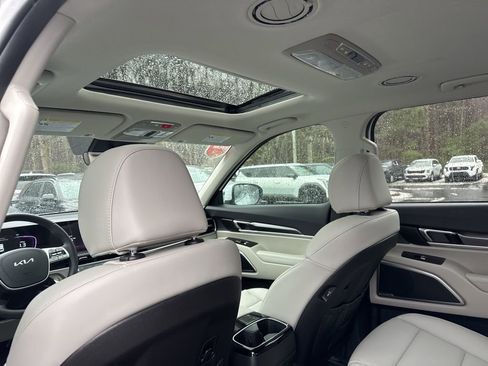 New 2025 Kia Telluride S image 12