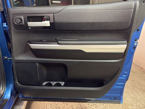 Used 2017 Toyota Tundra SR5 w/ SR5 Upgrade Package image 24