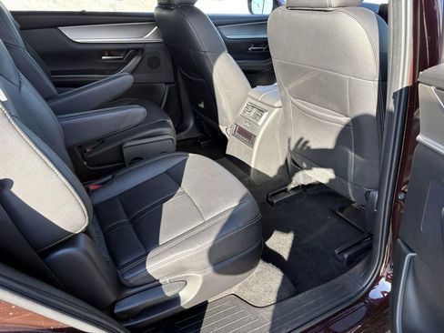 Used 2024 MAZDA CX-90 Plug-In Hybrid w/ Premium Pkg AWD/4WD image 12