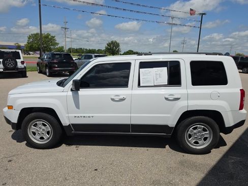 Used 2016 Jeep Patriot Sport w/ Power Value Group FWD image 6