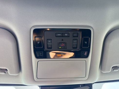 Used 2025 Toyota Grand Highlander AWD Hybrid image 27